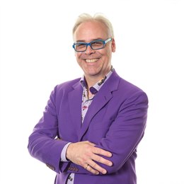 广东举行侵权假冒伪劣商品集中统一销毁行动