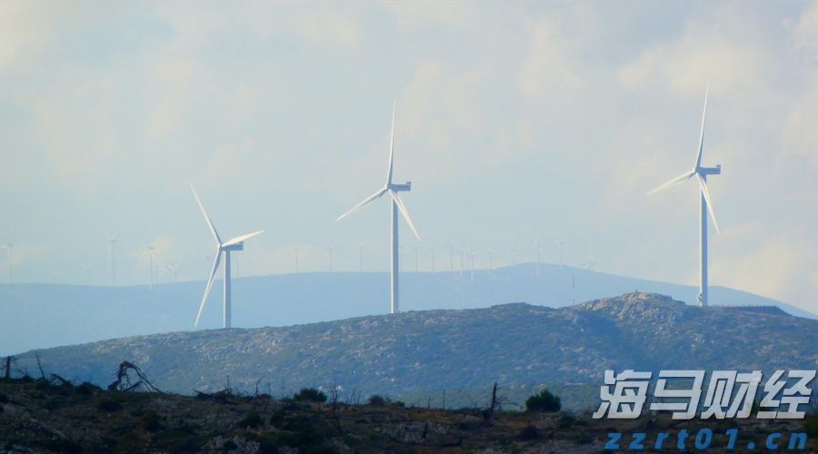 广州千人齐聚观看阅兵直播 老兵：我国军事发展日新月异