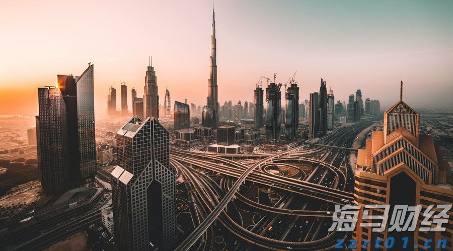 广州白云区山体滑坡现场搜救出第十名被困人员