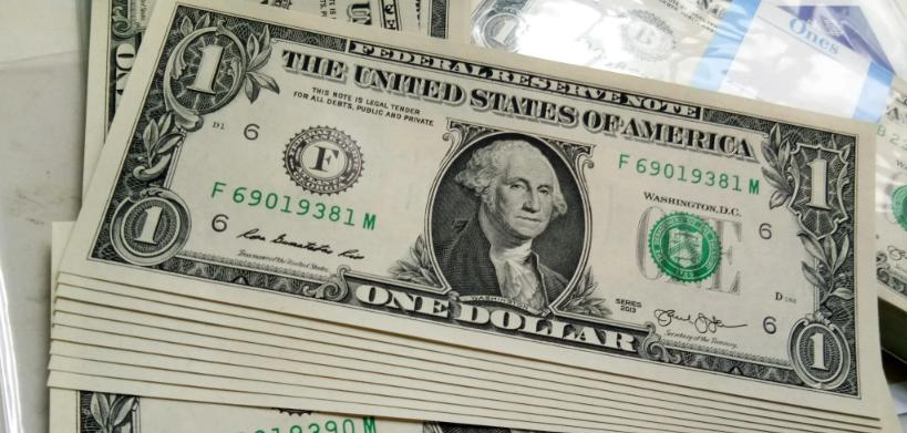 AI热潮下股市分化加剧：大型科技股狂飙，小盘科技股束手无策