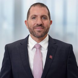 A股午评 | 三大指数走势各异 沪指半日涨0.53%重回3600点 地产股表现强劲